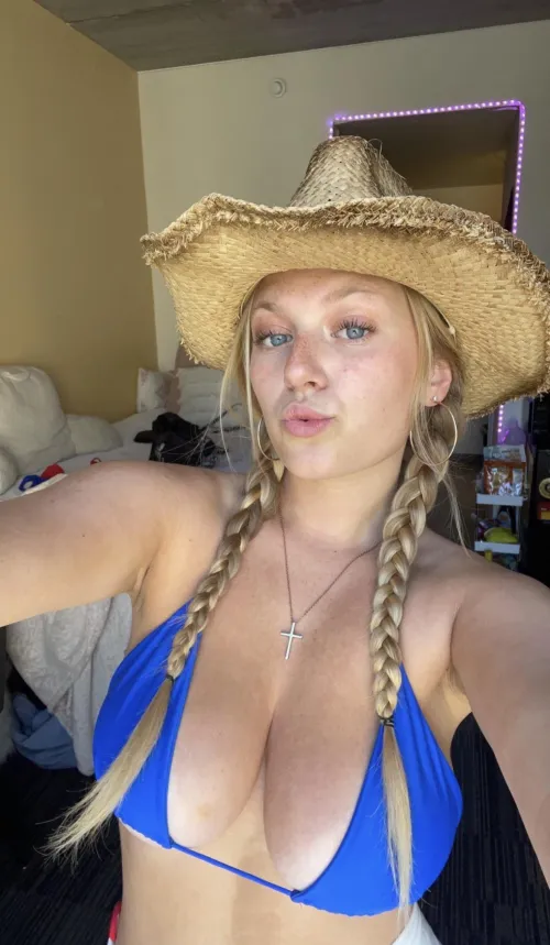 Thumbnail Cowgirl: A Wild Ride by rednecktrucker69 - YGWBT Exposé