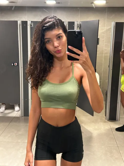 Thumbnail Stare at Me at the Gym: Yay or Nay by Gabiavila2005 in the Yoga Pants Category