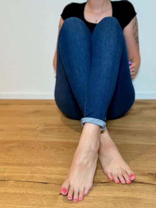 Thumbnail Barefoot Bliss: Julia James Reveals Feet Post-Work in Sensual Display | Fetish Category