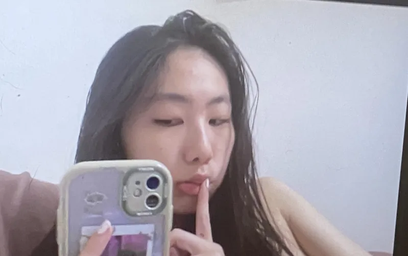 Thumbnail Barely Outdoors: Embracing Bed Selfies as an Asian Blogger - By Lycheecheebb