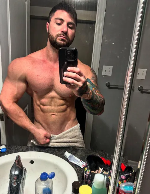 Thumbnail Feeling Good: Hot Guys with Tattoos - A Guide by Averagejoe_fit