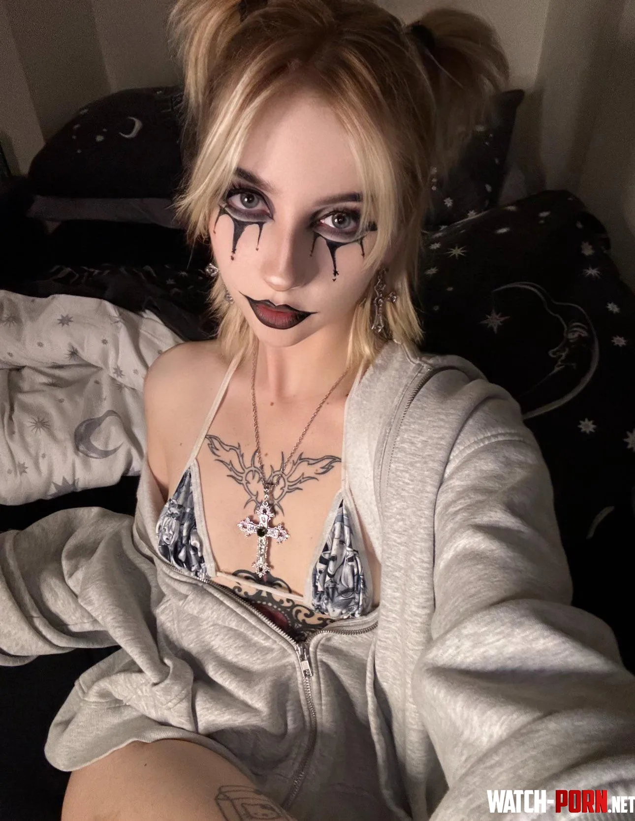 Goth clown time  by spookythighsxo