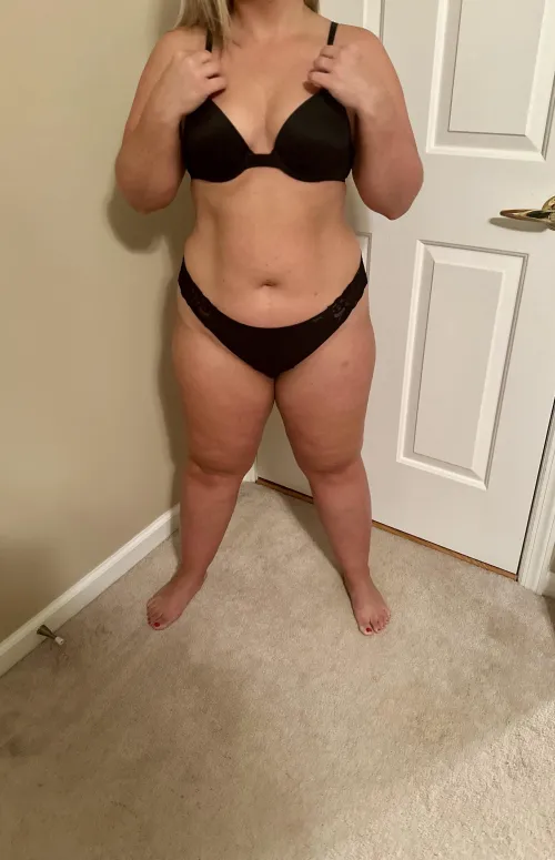 Thumbnail Seductive Appeal: Black Lingerie - A Simple and Sexy Choice by naughtywife_26 in the Amateur MILFs Category