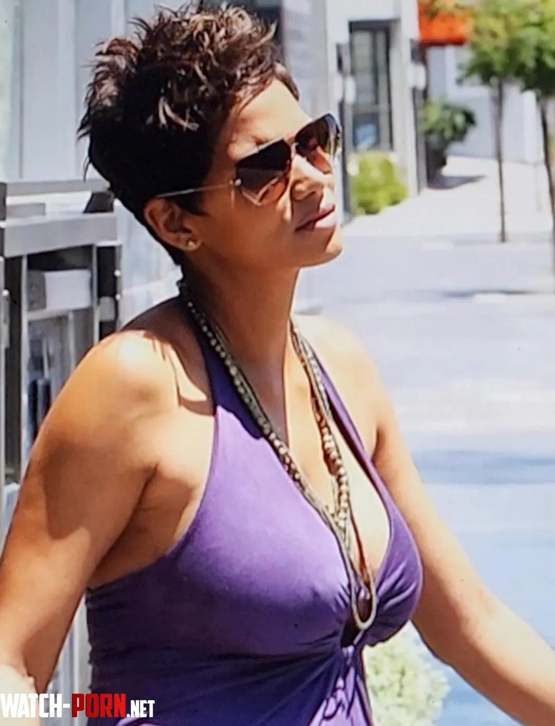 Halle Berry in 2013 while pregnant  by Minute-Criticism1310