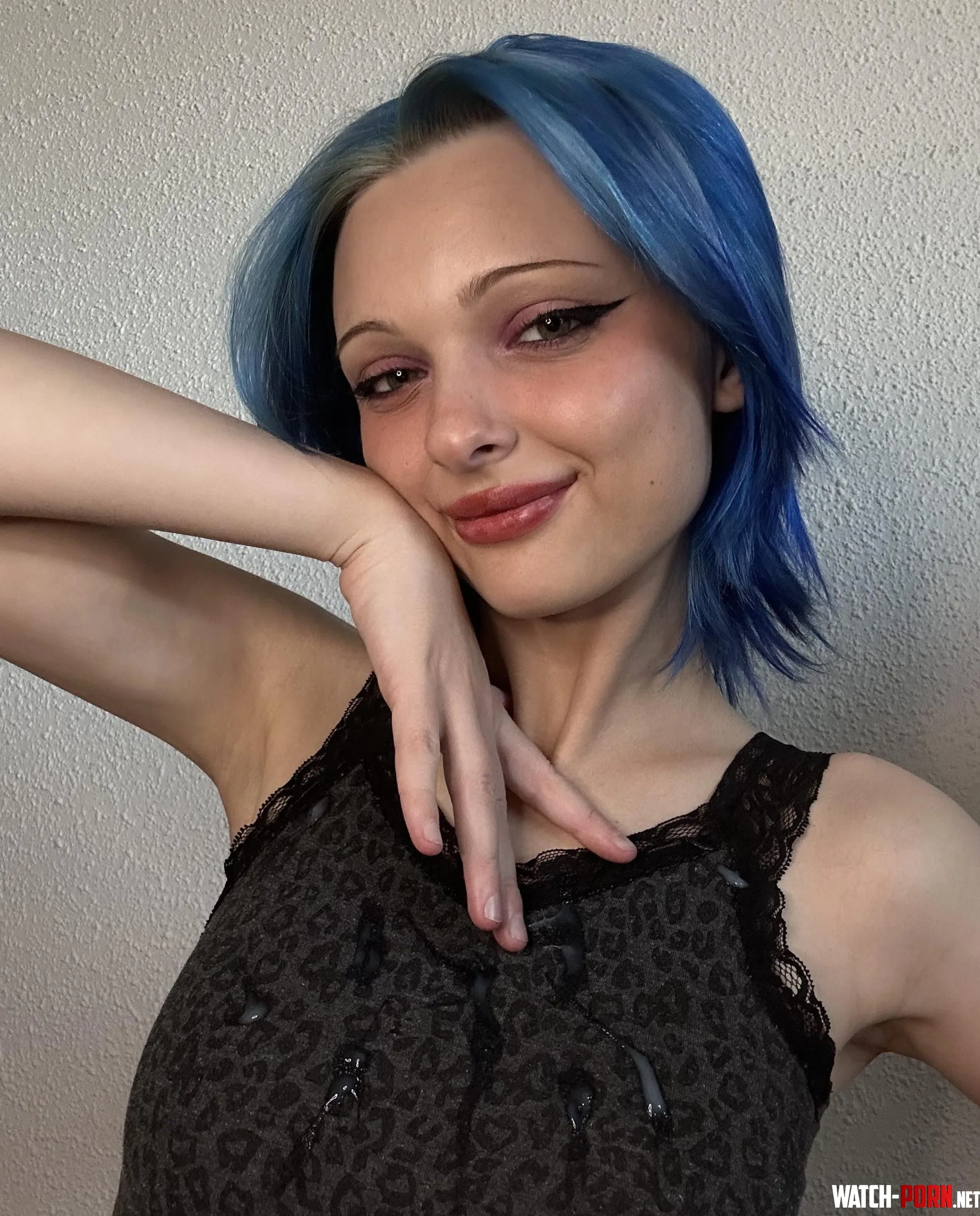 Who wants to cum and stain my clothes by _Sonichka