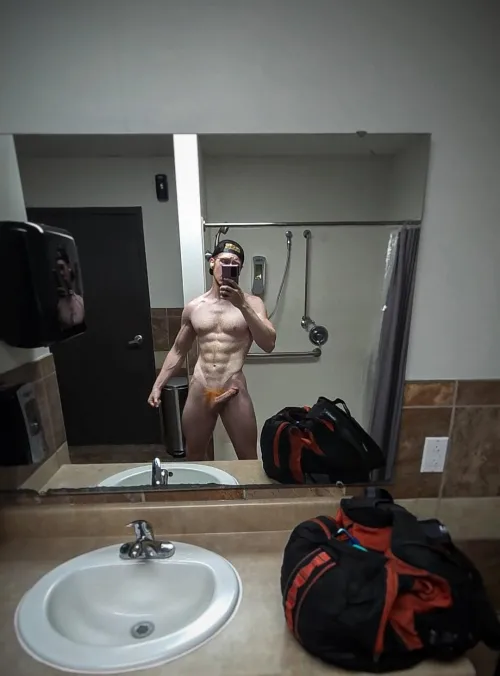 Thumbnail Unexpected Shower Surprise: A peek into gymbruhhhhh's Bold Posing Adventure | GaybrosGoneWild