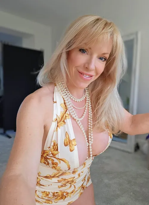 Thumbnail Exploring Sensual Delights: The Allure of Pearls in Milfie Fashion by Tabatha Darling