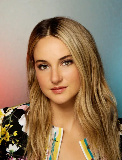 Thumbnail Shailene Woodley: Beauty Spotlight in PrettyGirls Category