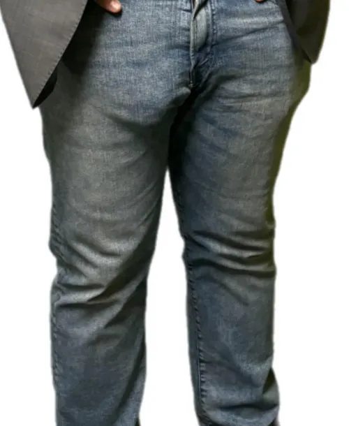 Thumbnail Wearing Jeans to Work: Acceptable or Not? Insights from Danny23199 in the Bulges Category