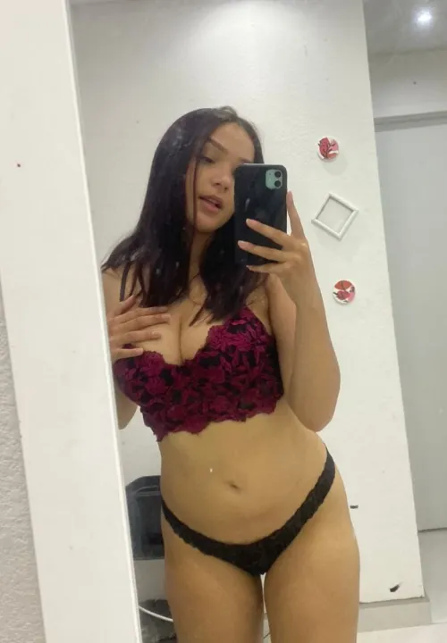 Thumbnail Discover the Sensual Content of nicolenextdooor, Your Ultimate Destination for CamSluts