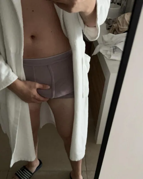 Thumbnail Unveiling the Ultimate Comfort: Hotel Bathrobes That Make a Statement | Author: no_ordinary_guy | Bulges Category