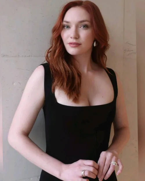 Thumbnail Eleanor Tomlinson: A Closer Look at the Stunning Redheaded Goddess by Portmaniac