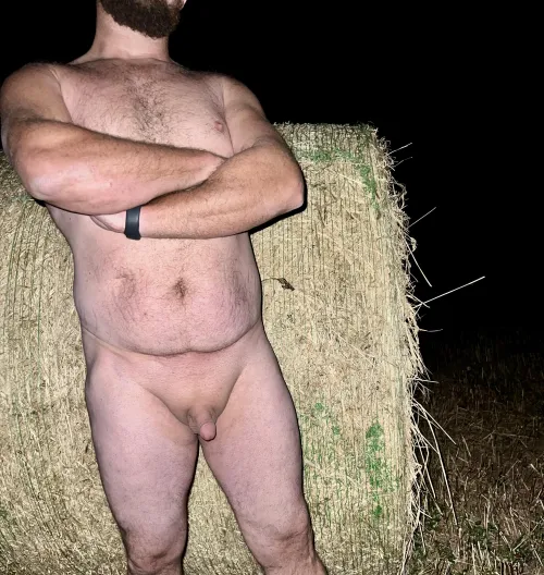 Thumbnail 35 M 246 lbs: Out in the Fields Tonight with Tallgrasscowboy - Keeping the Yotes Away from the Farm | normalnudes Category