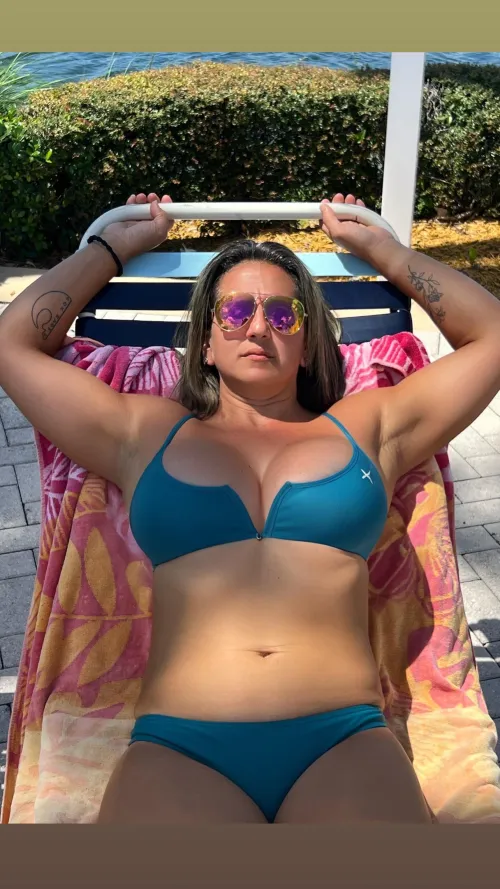 Thumbnail Enjoy Sunbathing with sfloridasexytink56 on InstagramHotties