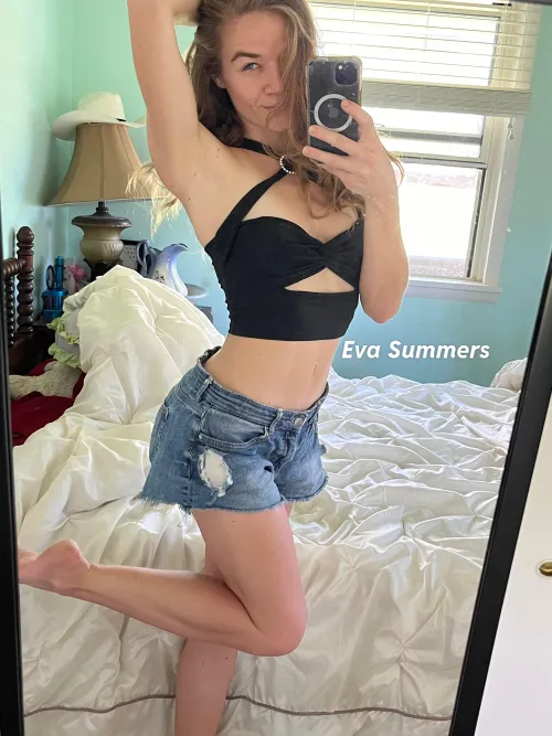 Thumbnail New Favorite Alert: Evasummers' Top Tier Croptop Revelation