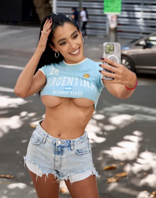 Thumbnail ashydeluca's Perfect underboob Boobs Unveiled