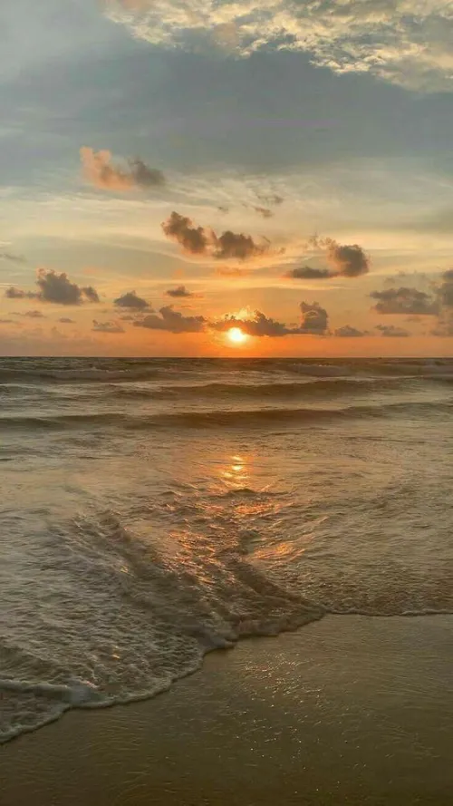 Thumbnail Beauty of the Beach Unveiled in Words