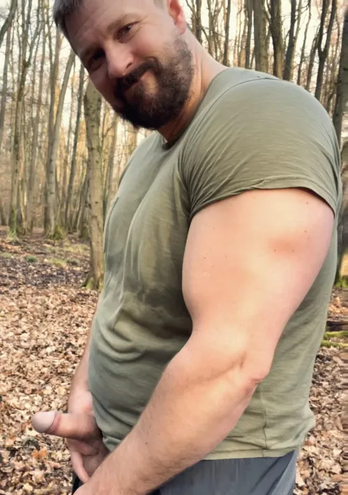 Thumbnail Decide Between JO or Suck Friend with Top_Handle2768 on GaybrosGoneWild