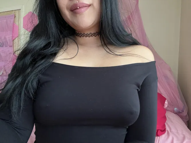 Thumbnail pierc3dprinc3ss's Journey: Ditching Bras and Going Braless