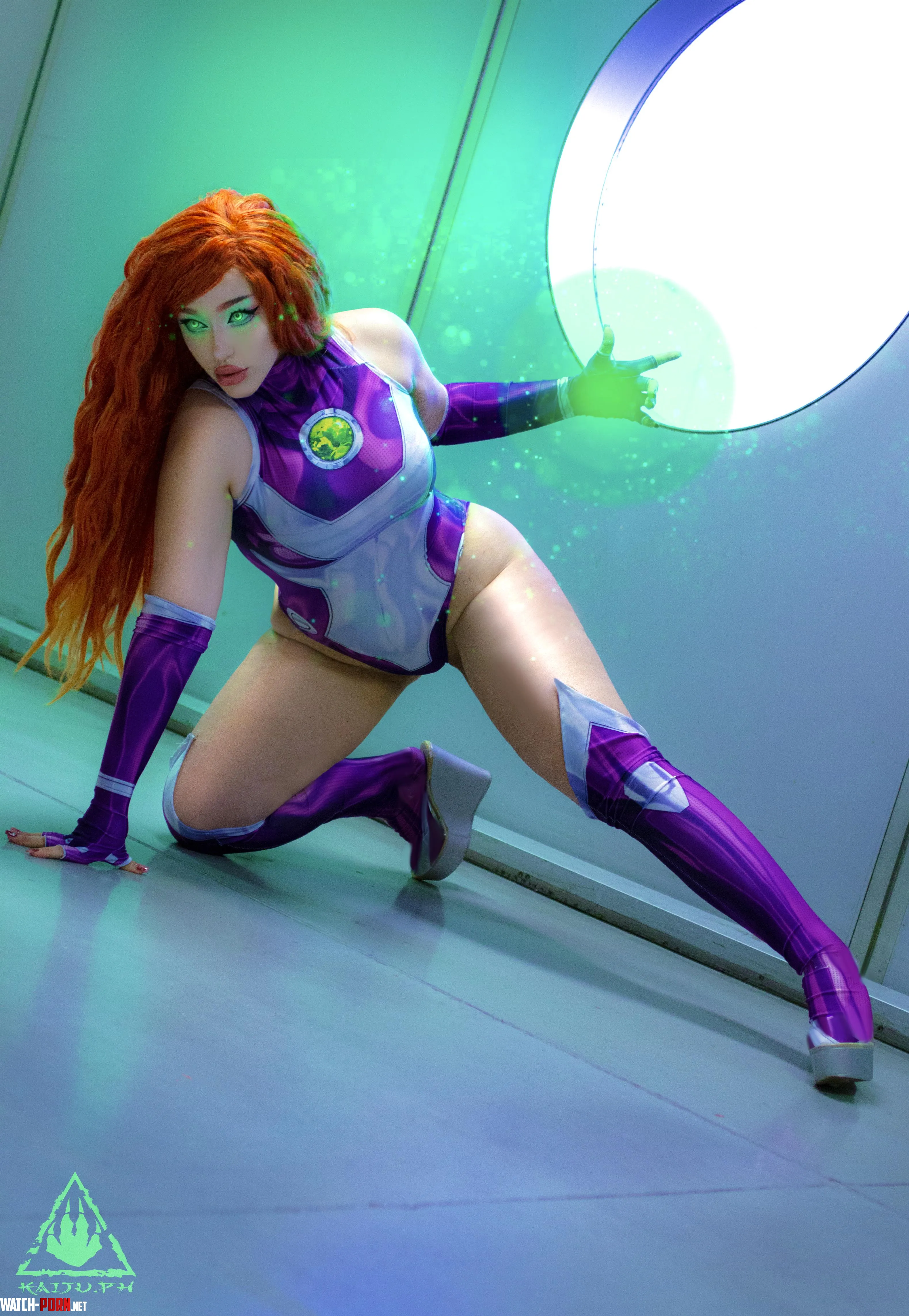 approaching earth as the alien princess herselflt3 Starfire by alexisakahana