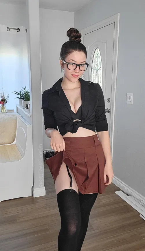 Thumbnail SchoolGirlSkirts: Convincing for an A - Author jade_love_12345