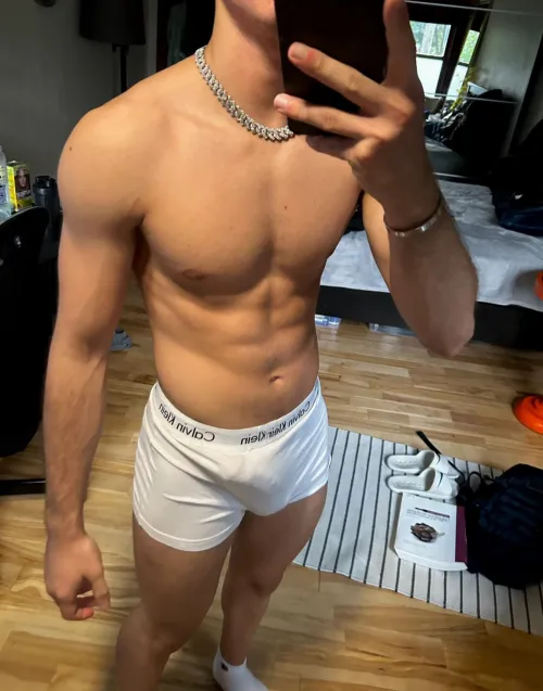 Thumbnail Fresh and Casual Back-to-Class Boxers Look | flavio_booy