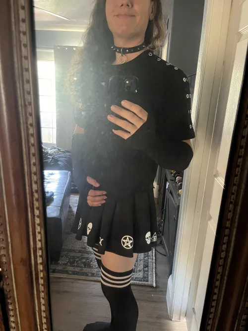 Thumbnail SGTKoolio Wishes a Happy Friday to Everyone | Femboy Category