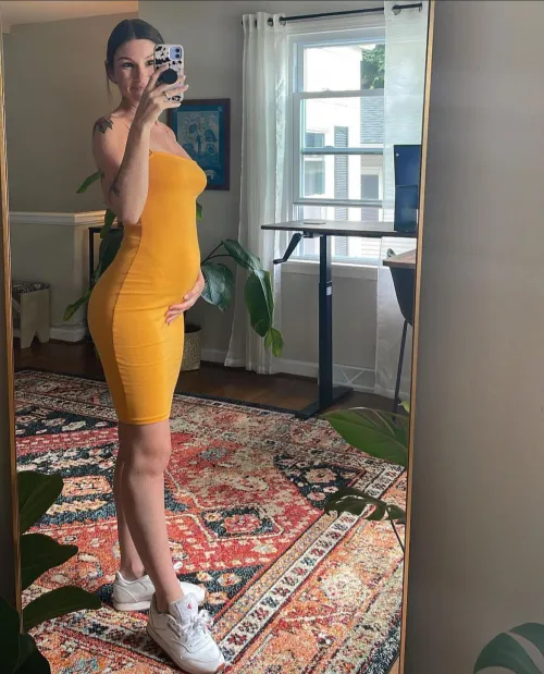 Thumbnail Admire My Cute Lil Bump | PregnantPetite Category