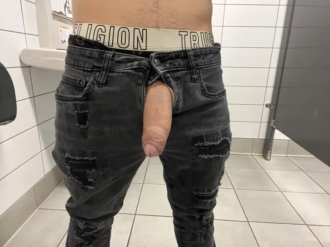 Thumbnail Exploring a Fat Piece of Meat Inside Jeans with hopeulikem3