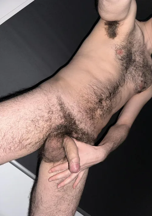 Thumbnail Hotness of a 23-Year-Old's Hairiness