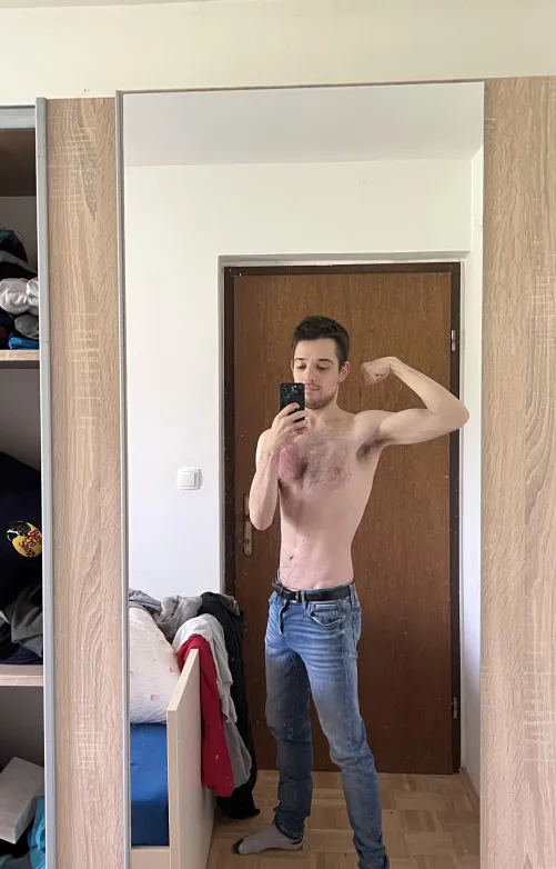 Thumbnail Flexing 101: Dive into xqboy's Muscular World at 23