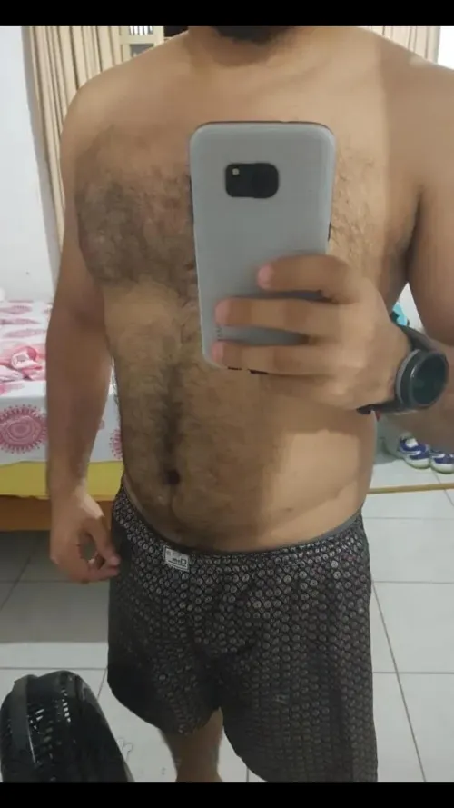 Thumbnail Embracing a Hairy Bod: hunter_alves insanelyhairymen