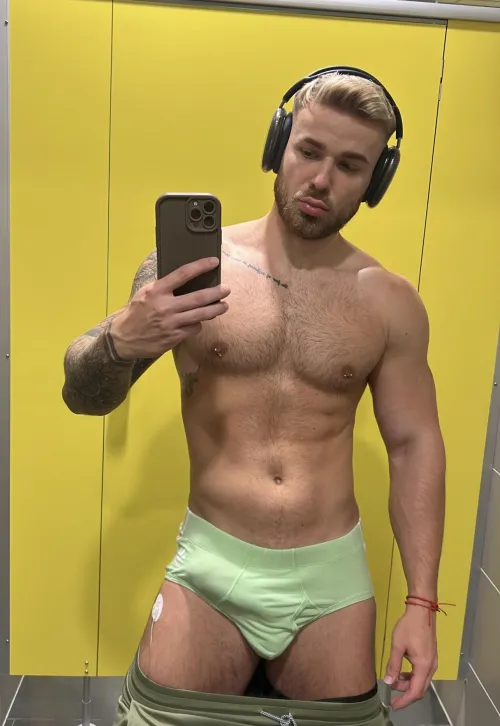 Thumbnail Green Shapes Unveiled | GaybrosGoneWild