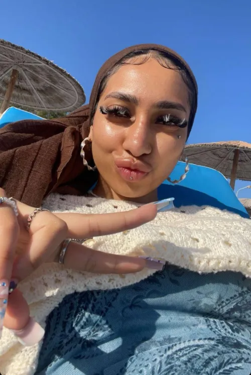 Thumbnail My Fave Hoejabi: A Unique Pouting Perspective by WestHalf8894