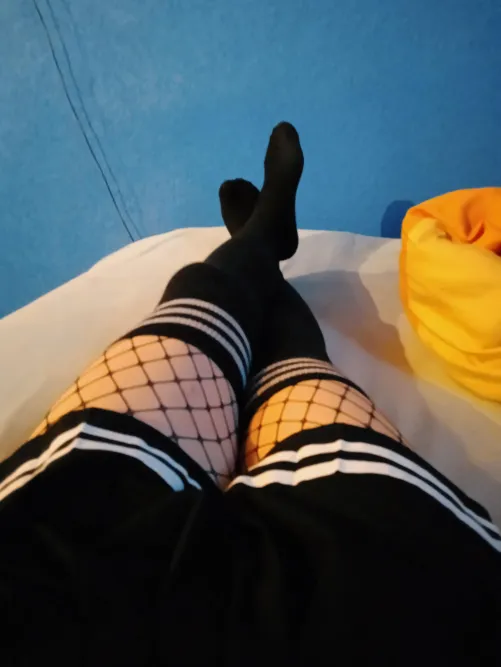 Thumbnail TomboyishRiley Flaunts 'thgihs' in the Femboy Category