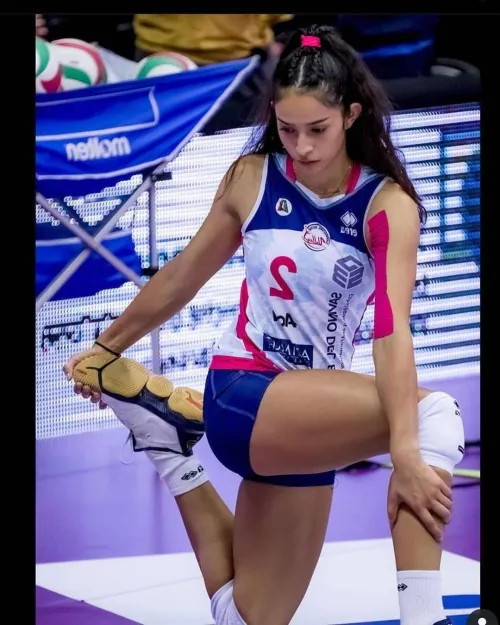 Thumbnail Samantha Bricio: Mexico's Volleyball Dynamo