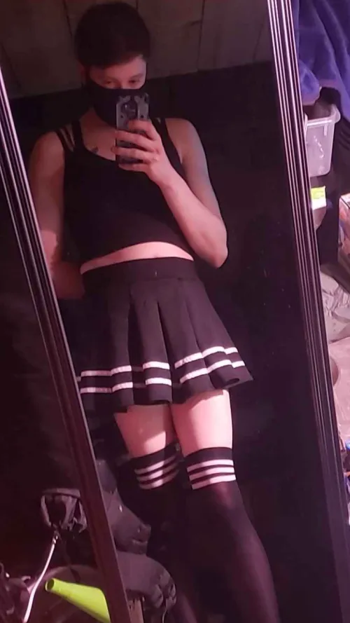 Thumbnail Breaking the Ice: Anonfemb Shares First Pic on Reddit in Femboy Attire