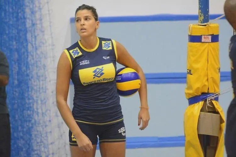 Thumbnail Mariana Costa: Breaking Barriers in Brazilian Volleyball