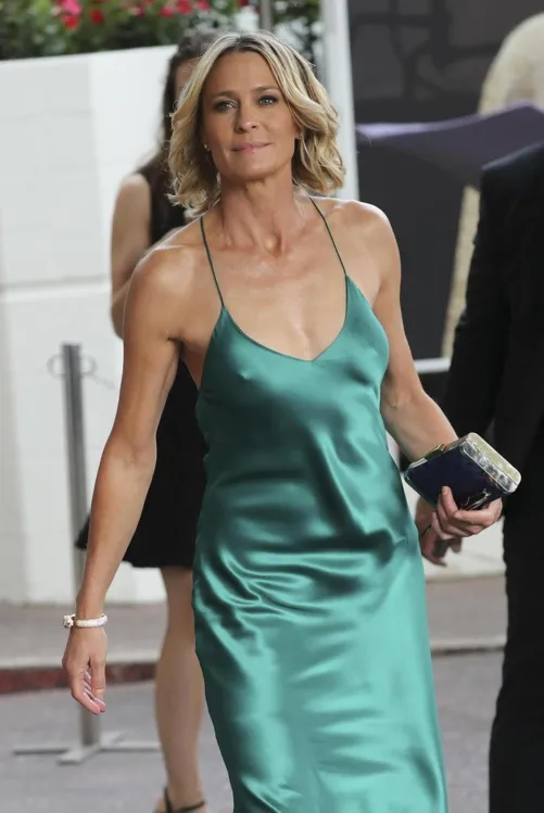 Thumbnail Robin Wright: A Glimpse into CelebrityPokies by Spunky_Fun_1961