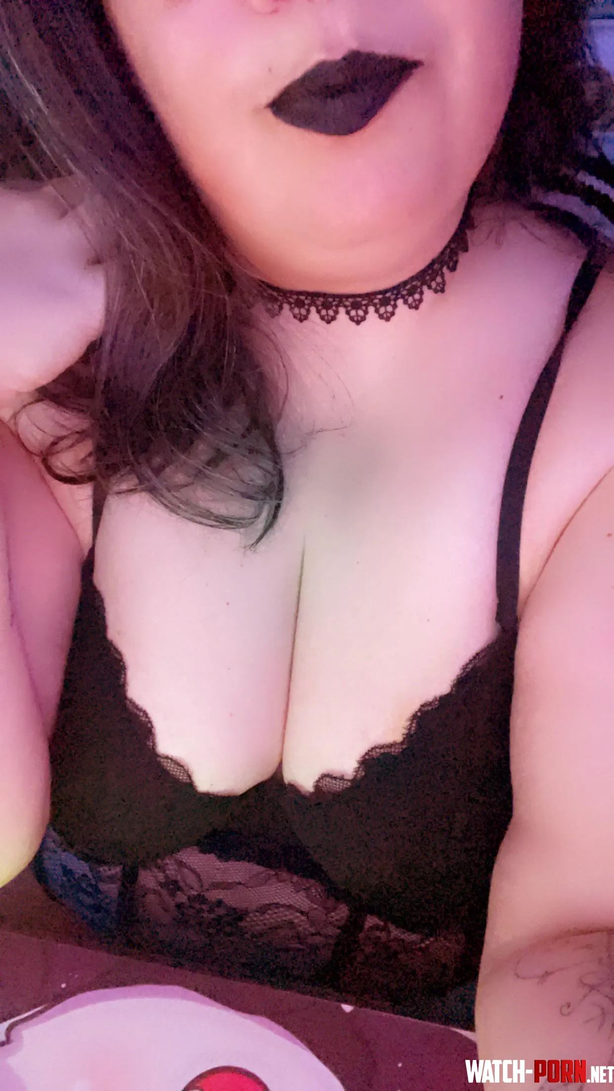 Just a goth baby girl trying to distract you  by Eyesofafangirl