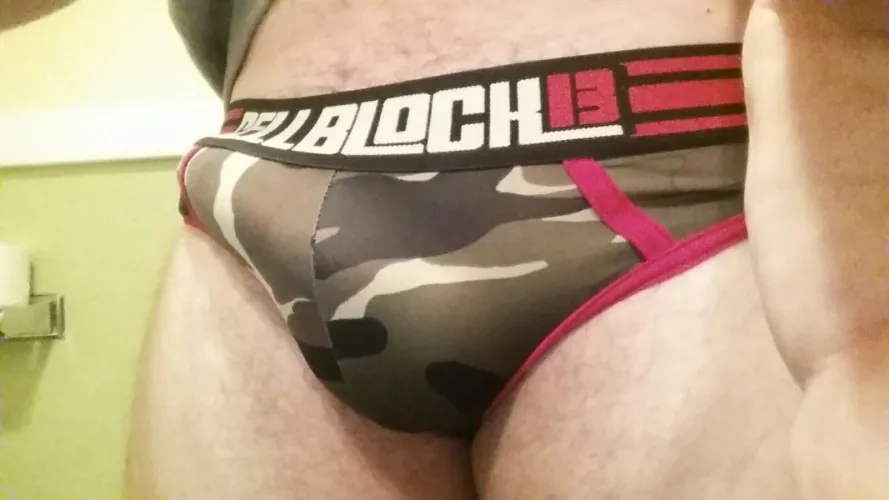 Thumbnail Self-Appreciation: A Favorite Bulge Snapshot by BubbleCub