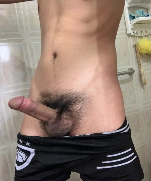 Thumbnail Is My Body Hot? Insights by kiriii_ku | GaybrosGoneWild