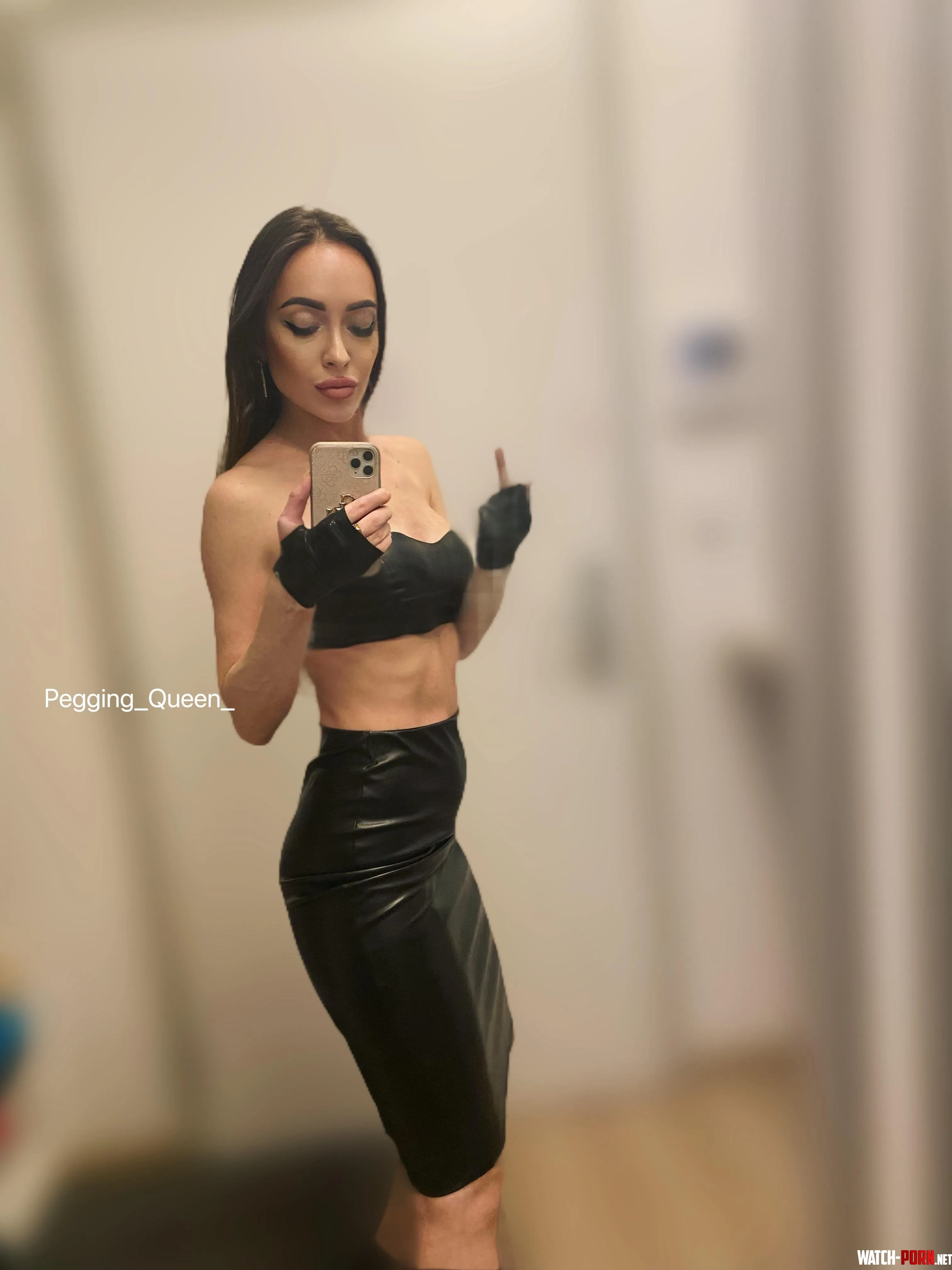 Looking amazing in leather by pegging_queen_