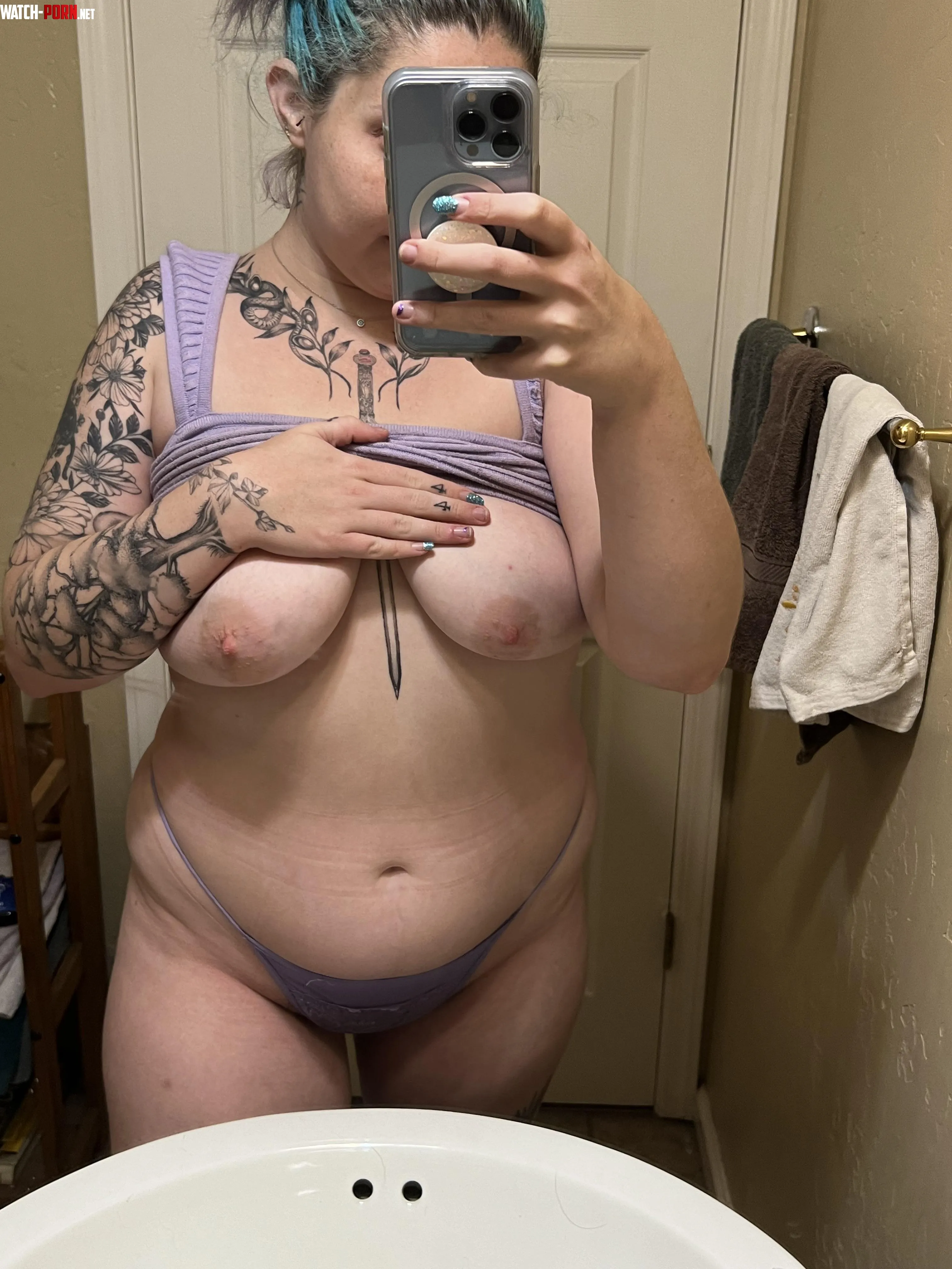 180lb slut who loves cock  by catsanddabs4