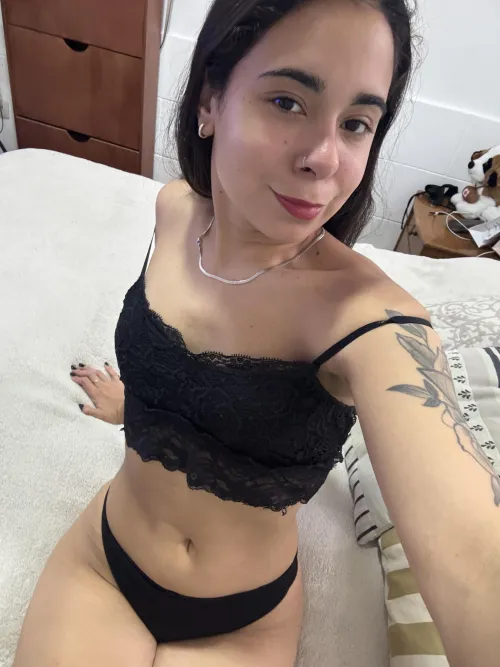 Thumbnail Latina Allure: Sexy_Monicaa's Intriguing Introduction