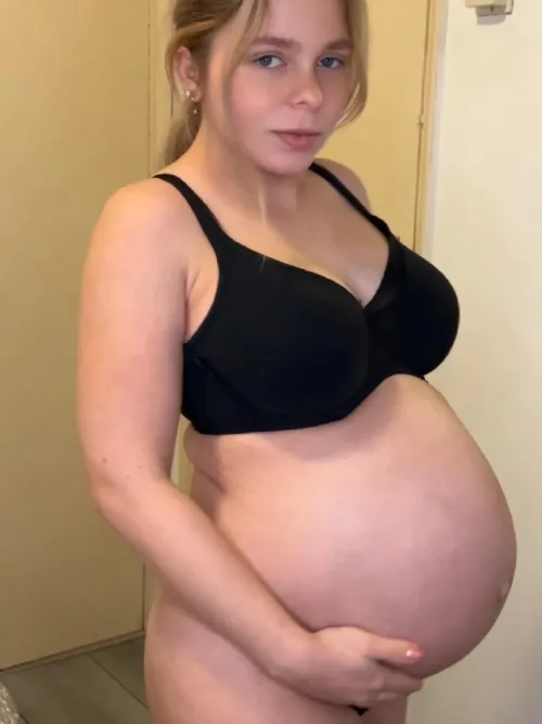 Thumbnail Is My Pregnant Belly Too Big at Just 41 Inches? - Tips from pregnant_brandi