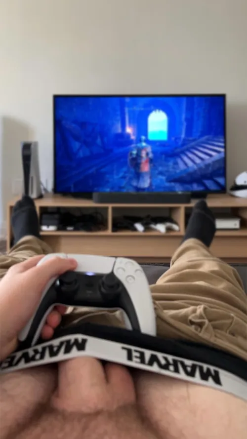 Thumbnail Immersed in Elden Ring Gaming on the Couch | thewinterson