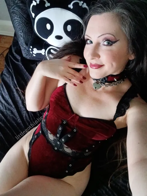 Thumbnail Exploring Goth Sensuality at 43: littlegothinheels' Revelations