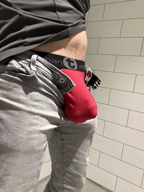 Thumbnail Jeans Peek-a-Boo: Exploring Pornaltac's Bulges Revelation