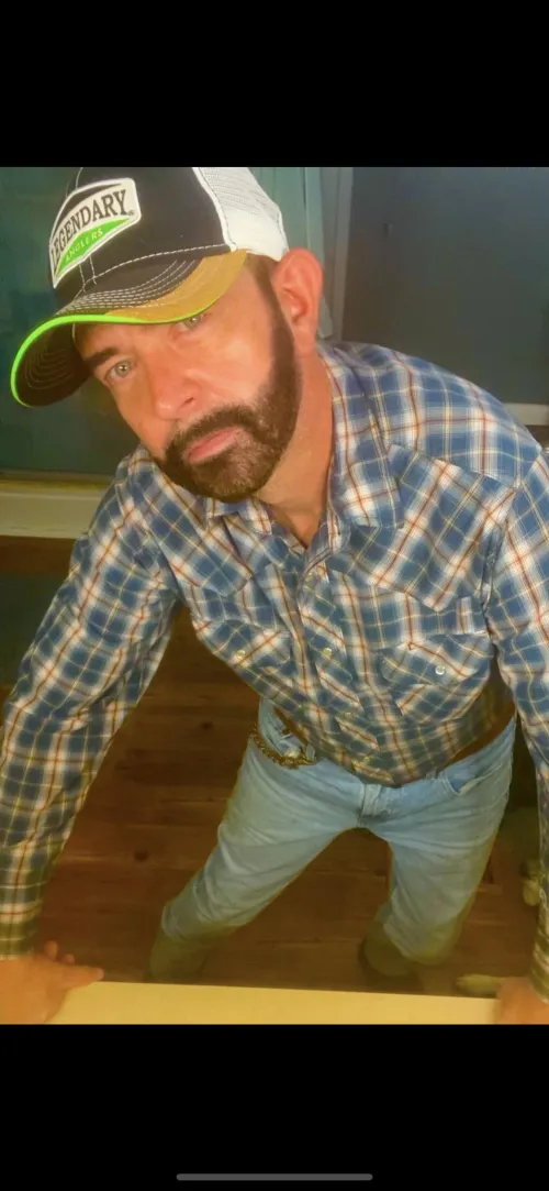 Thumbnail Greetings of 'Howdy' by Countryboytx76 in gaybrosgonemild